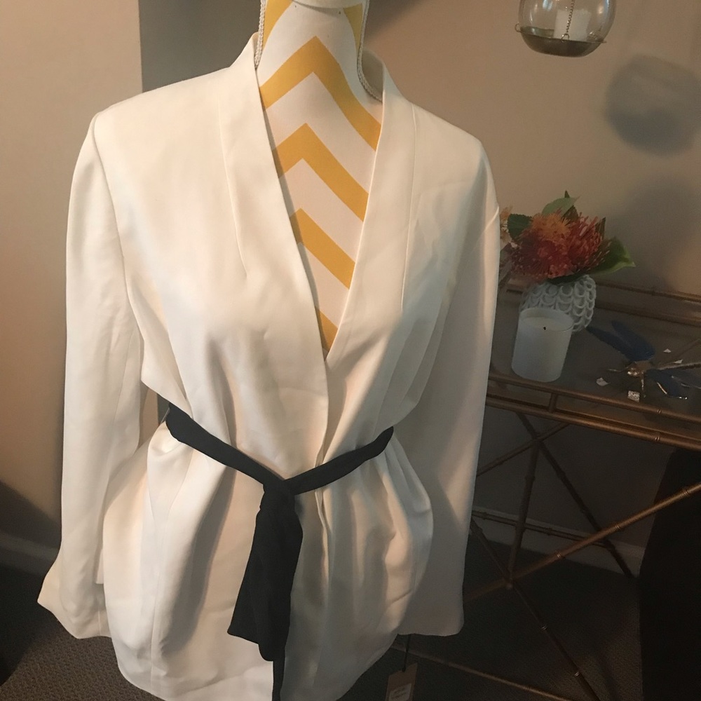 Halogen 2x ivory cloud blazer with tie